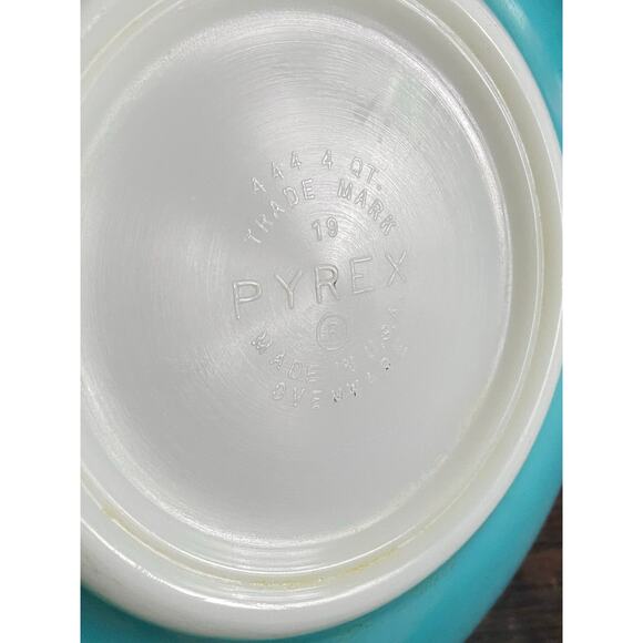 Vintage PYREX #444 Amish Butterprint Cinderella 4qt Mixing Bowl - Picture 7 of 11